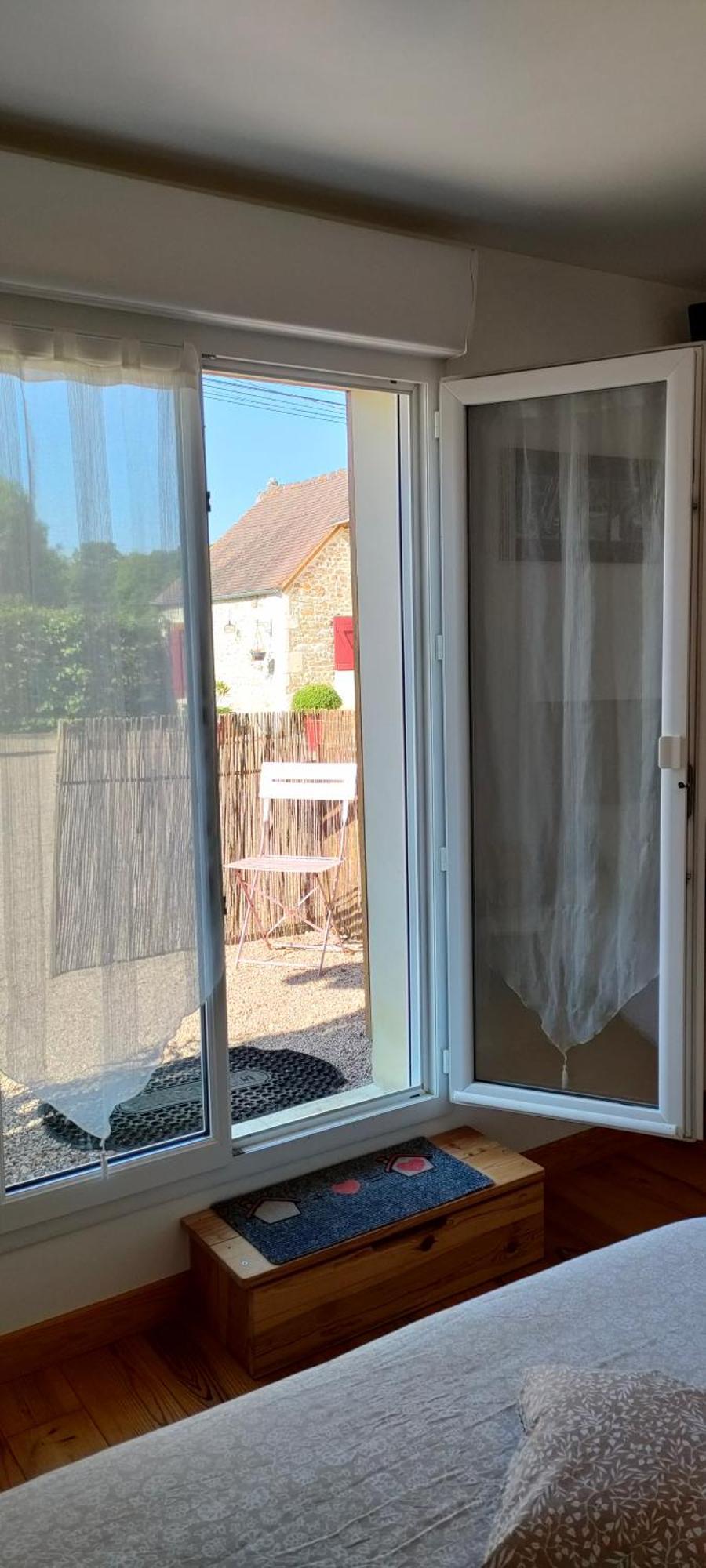 Les Lys Jolie Suite Parentale Privative Deux Adultes Avec Sdd Pertheville-Ners Exterior photo