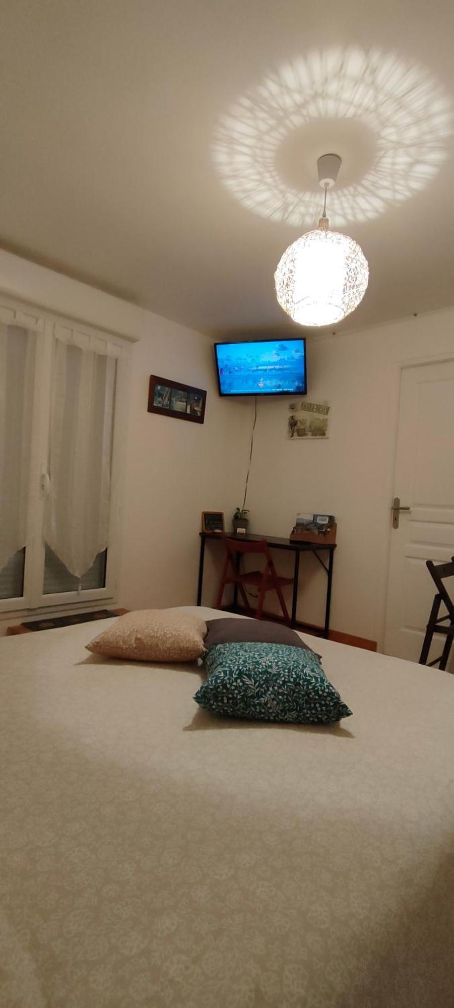 Les Lys Jolie Suite Parentale Privative Deux Adultes Avec Sdd Pertheville-Ners Exterior photo